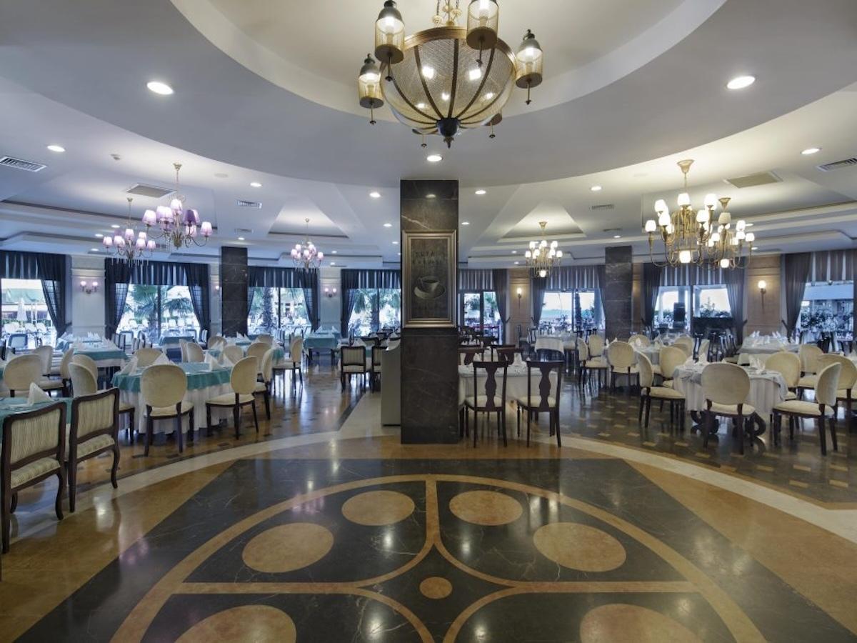 Alba Queen Hotel