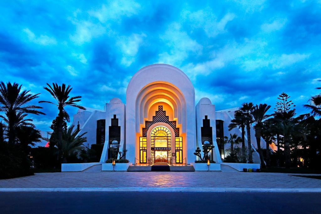 Radisson Blu Palace Resort and Thalasso