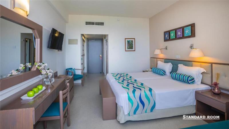 Cavo Maris Hotel