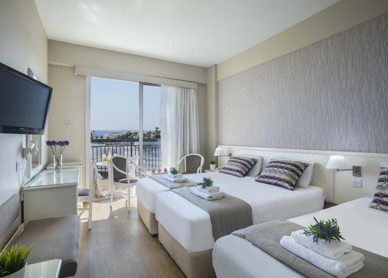 Pavlonapa Beach Hotel