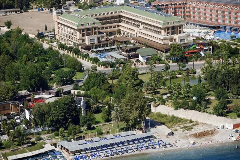 Crystal De Luxe Resort & Spa Hotel