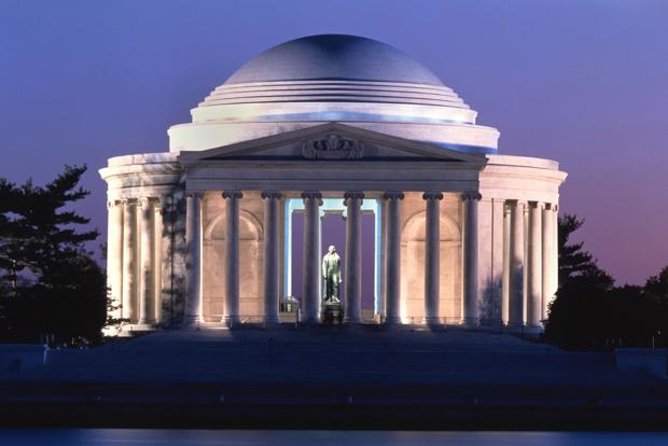 DC Monuments and Memorials Night Tour