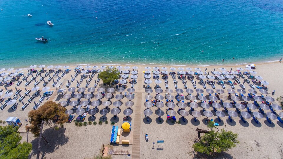 Hotel Lagomandra Beach and Suites