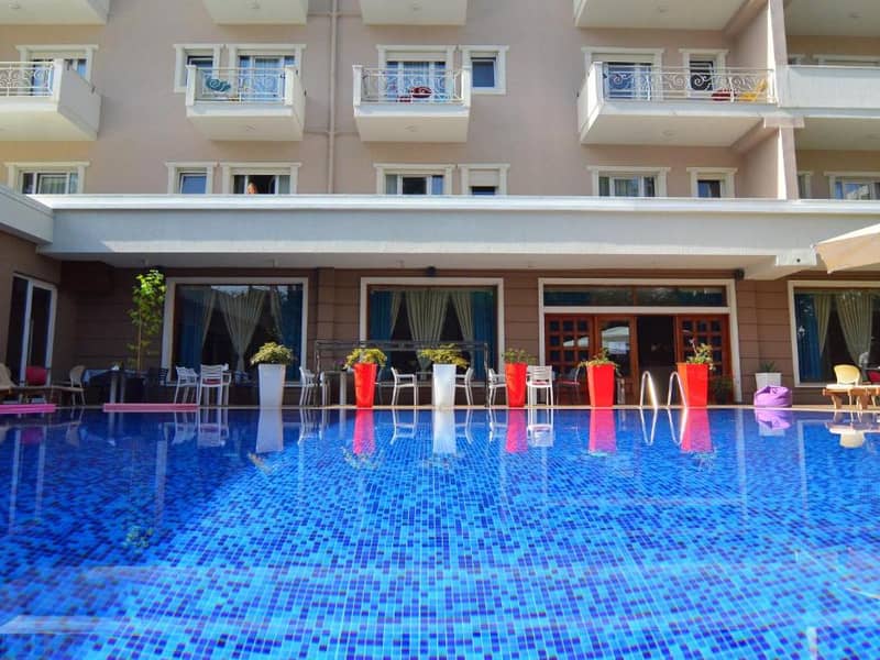 Hotel Sandy Beach Resort
