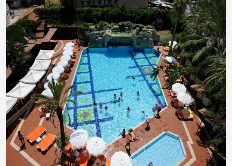 Elegance Hotel