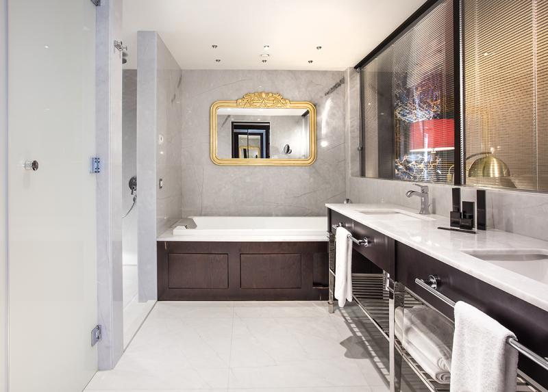 Charisma De Luxe Hotel