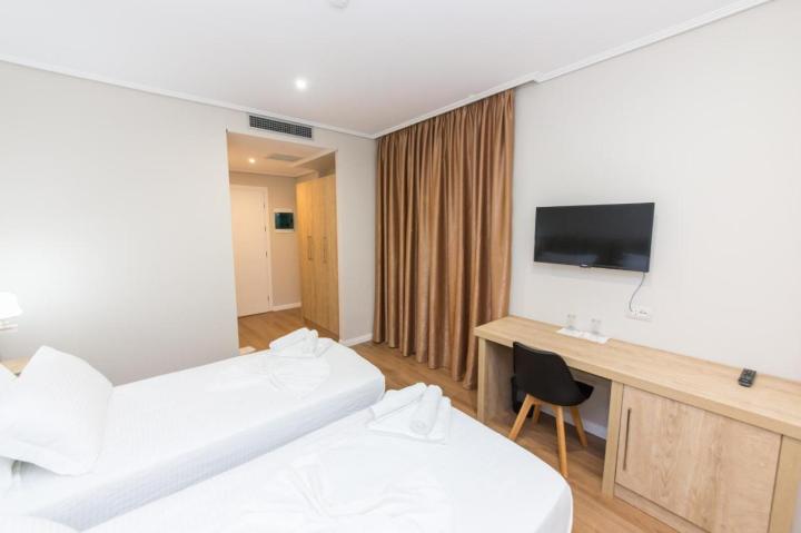 Class Hotel