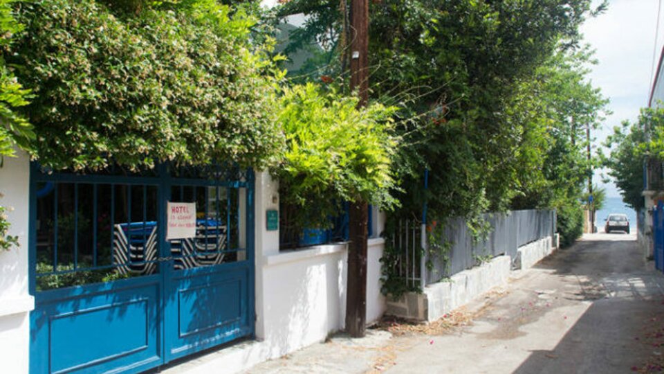 Daphne's Club Hotel Apartments
