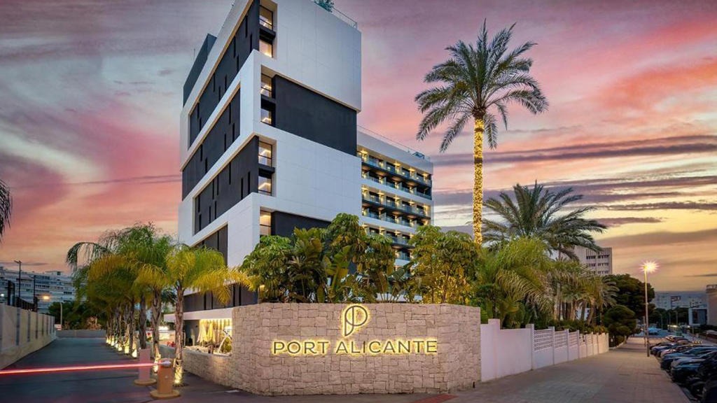 Port Alicante City and Beach