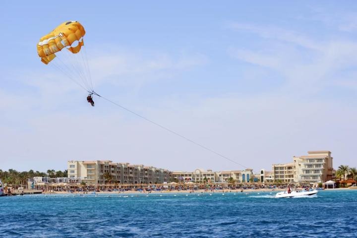 Albatros White Beach
