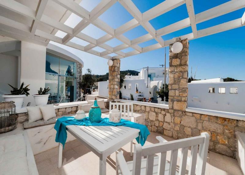 Kouros Home Apartments Hotel