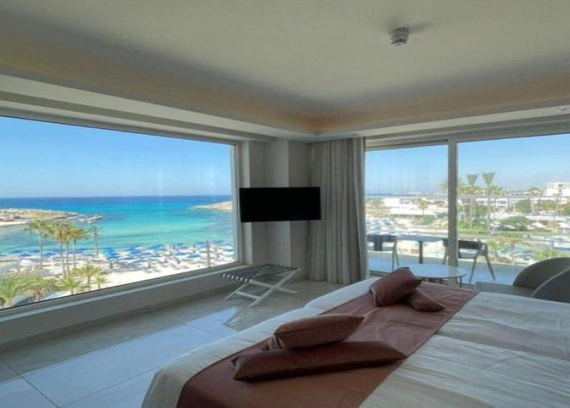 Chrysomare Beach & Resort Hotel