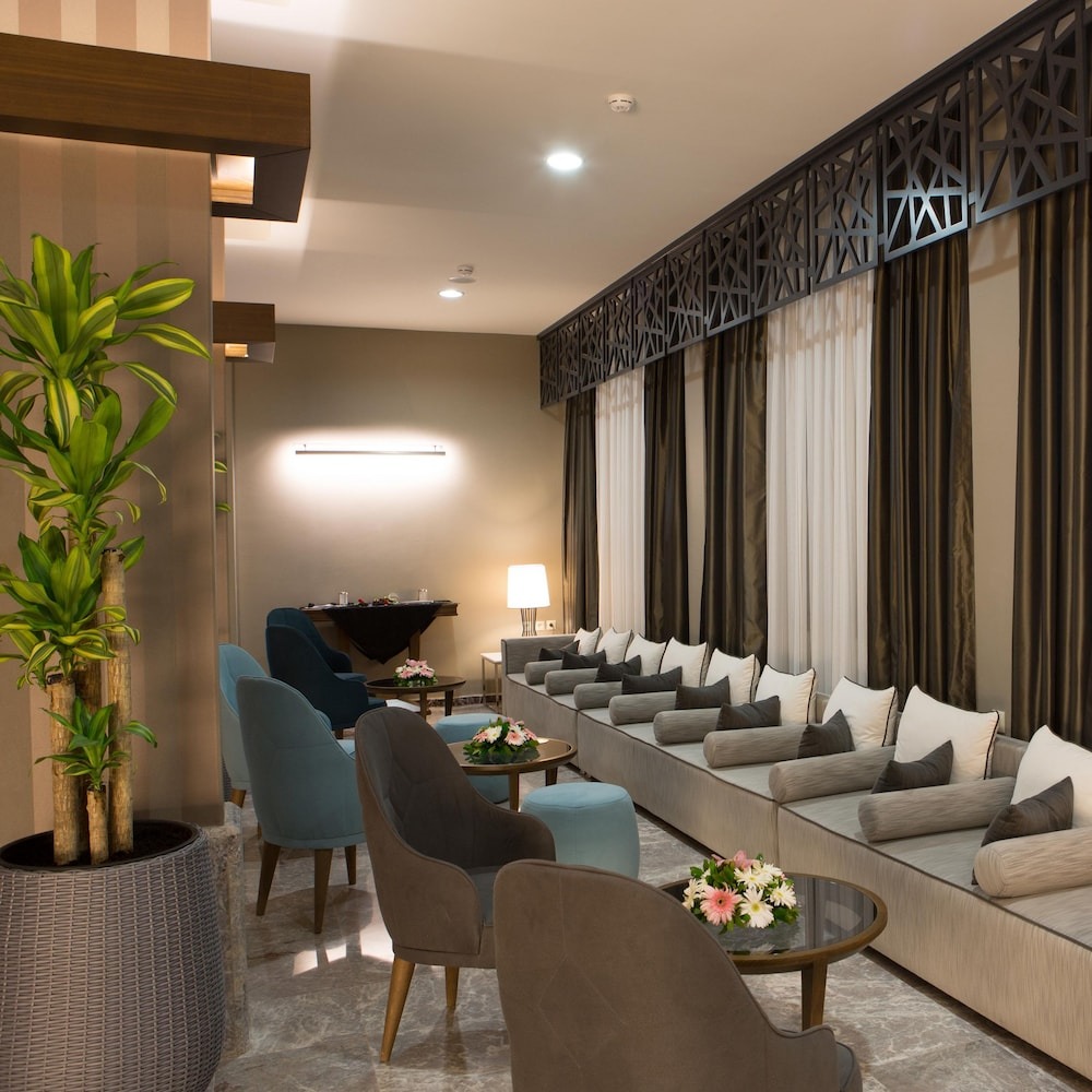 Paloma Marina Suites