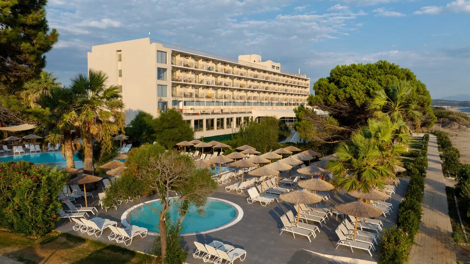 Ninos Grand Hotel & Resort 