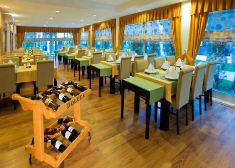 Latanya Park Resort Hotel