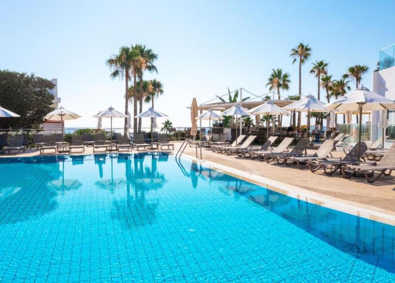 Leonardo Crystal Cove & Spa Hotel