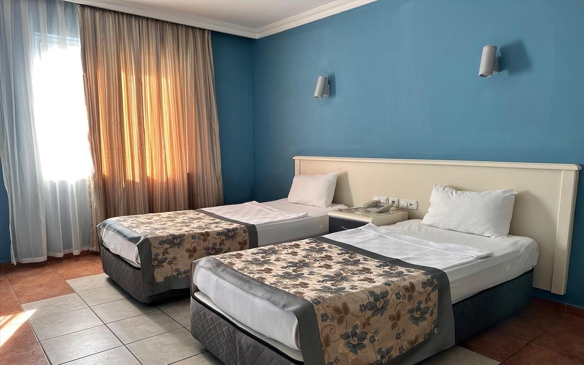 Grand Alisa Hotel