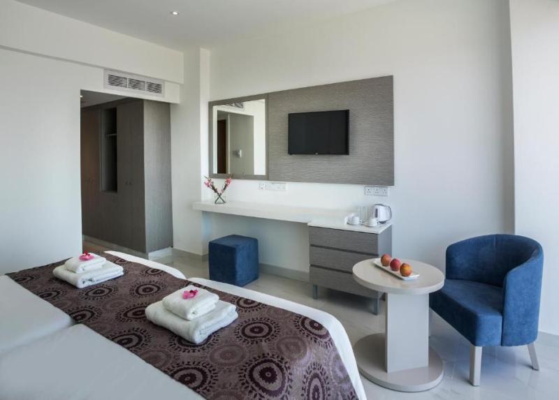Tsokkos Beach Hotel