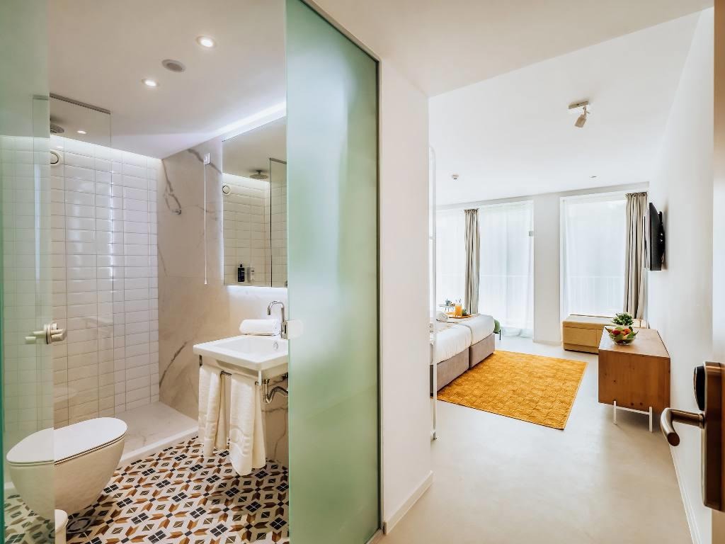 Ibis Styles Golden Sands Roomer Hotel