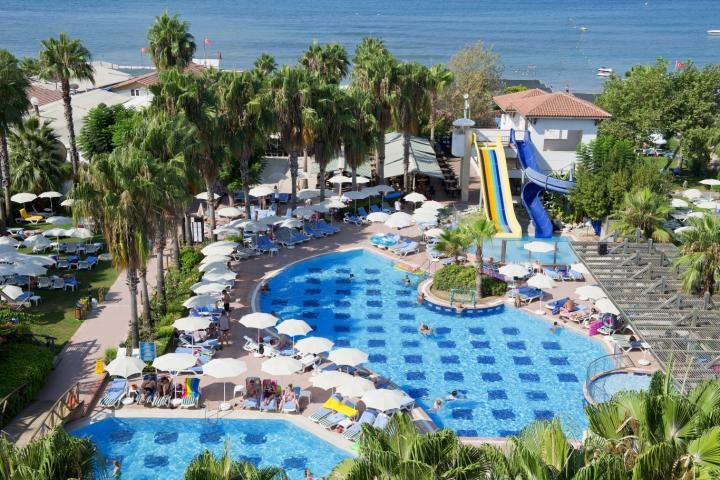 Trendy Palm Beach Adults Only +16