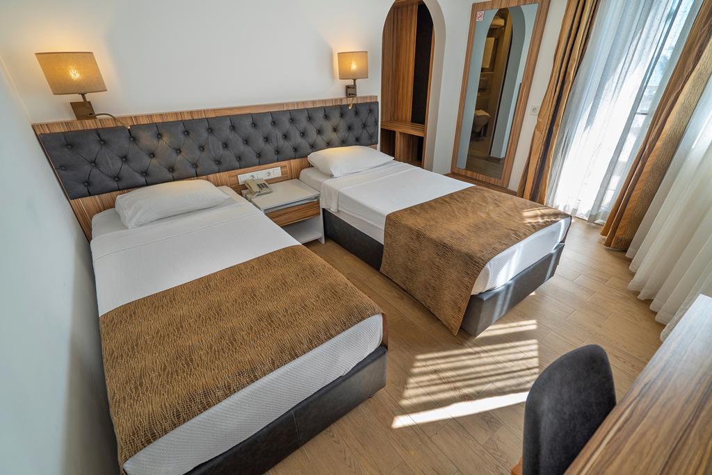 Kleopatra Celine Hotel