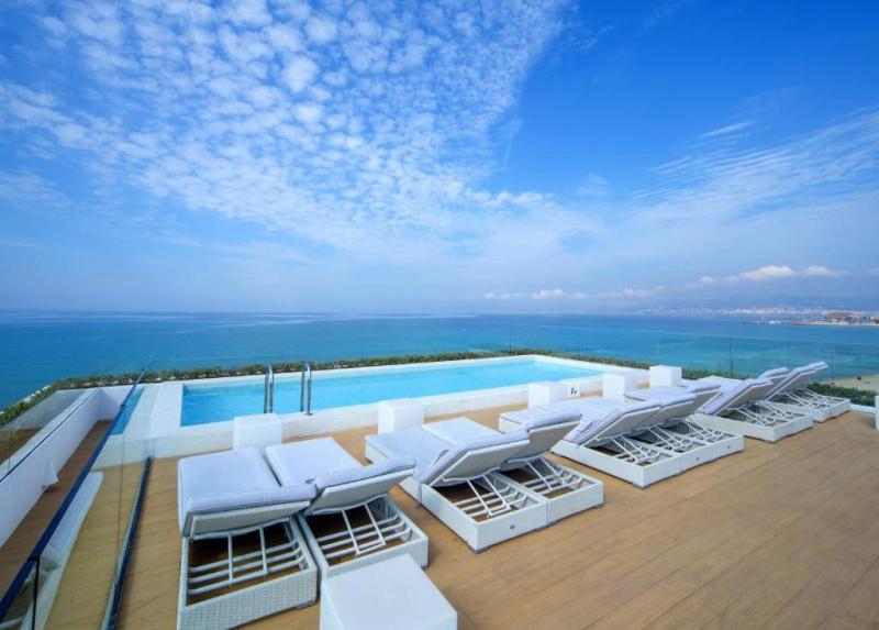 Hm Tropical Hotel