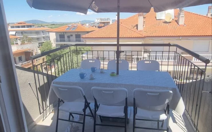 Vila J and S