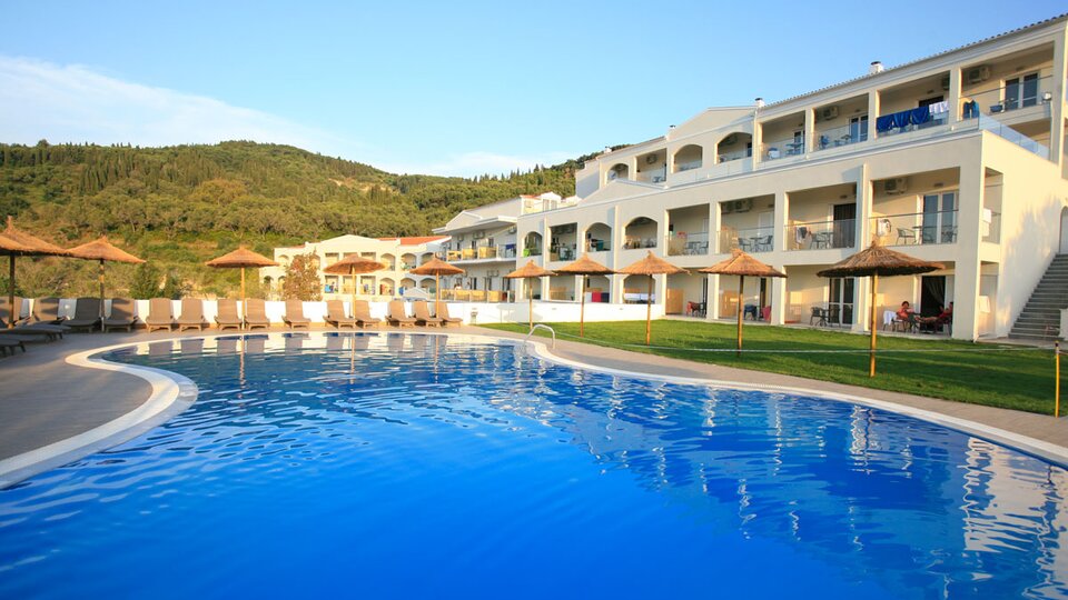 Ninos Saint George Palace