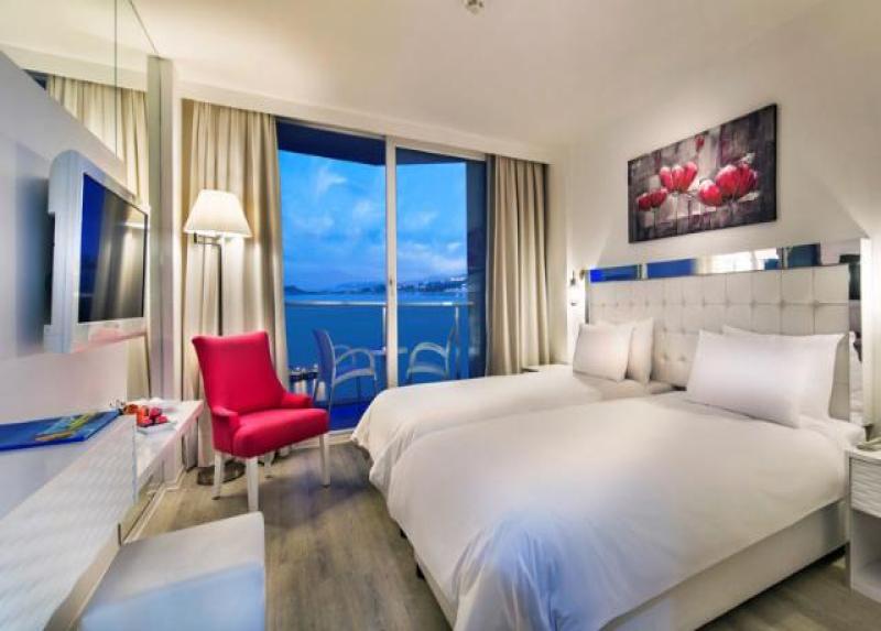 Le Bleu Hotel & Resort Hotel