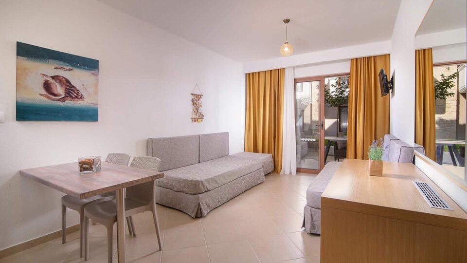 Apanemia Apartments