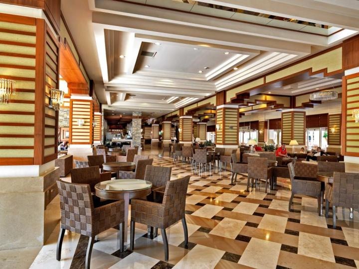 Crystal De Luxe Resort & Spa