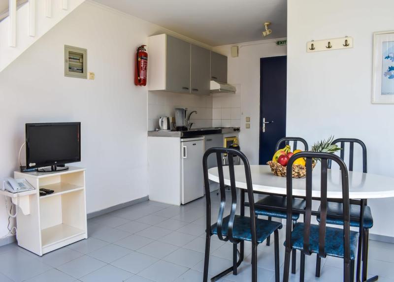 Govino Bay Aparthotel