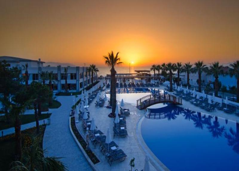 Kusadasi Palm Wings Beach Resort Hotel