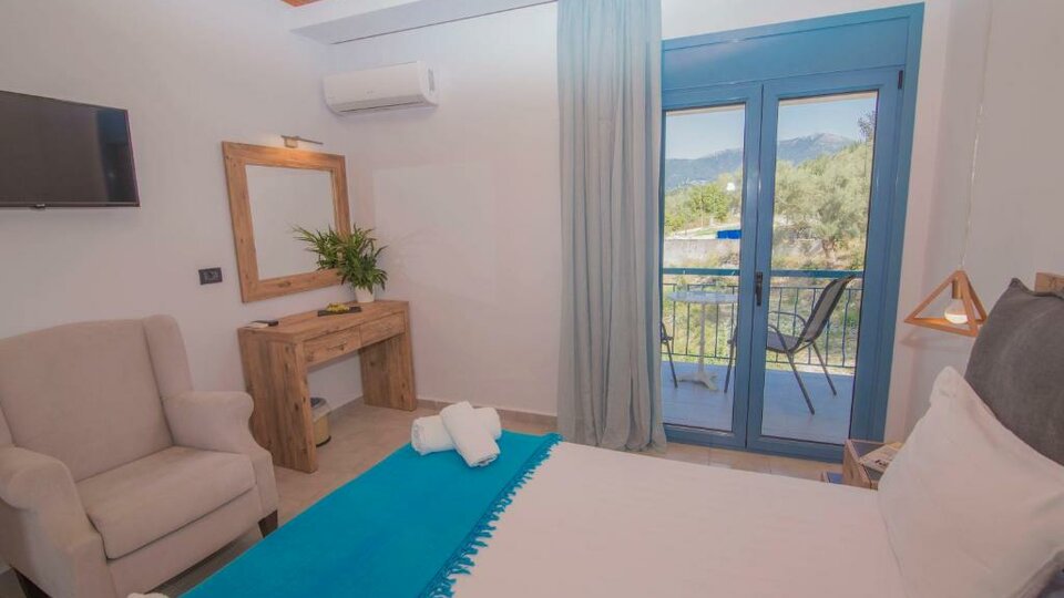 Akrotiri Resort