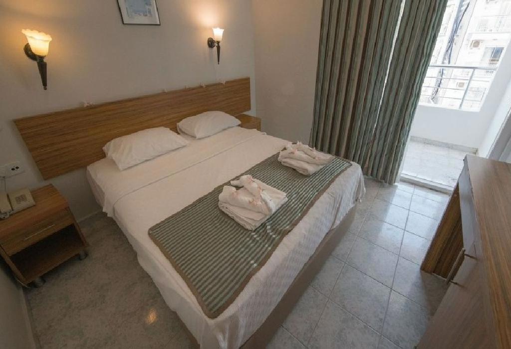 Mert SeaSide Adult Only 16+