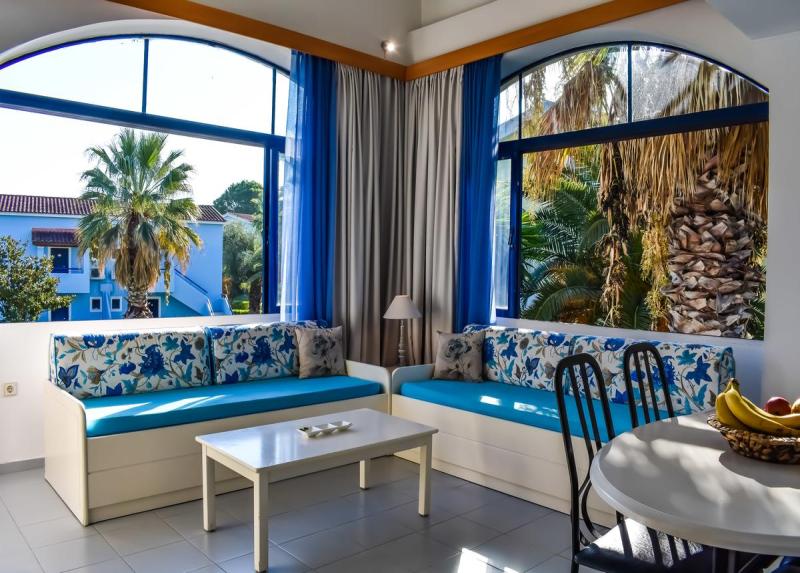 Govino Bay Aparthotel