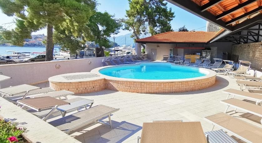 Hotel Lumbarda