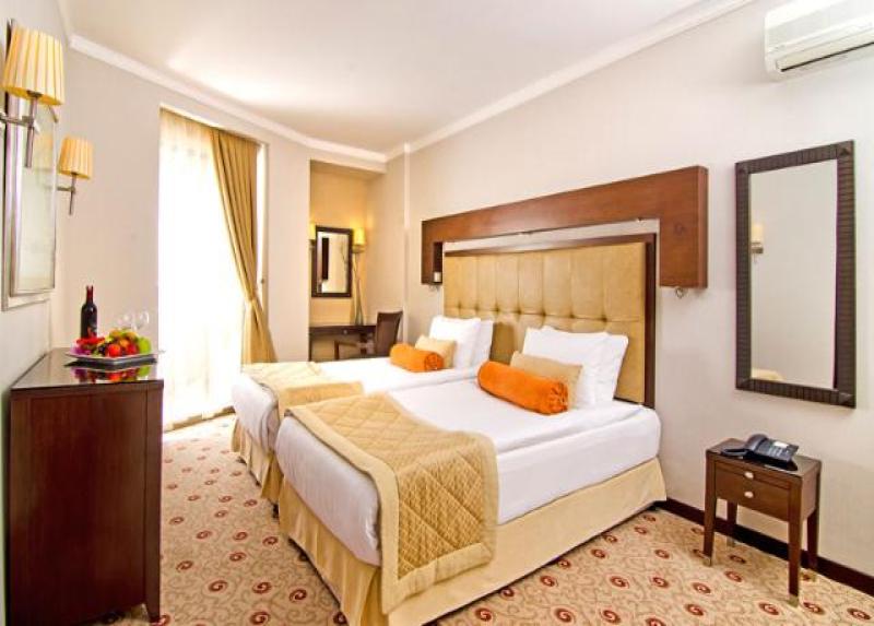 Korumar Deluxe Hotel