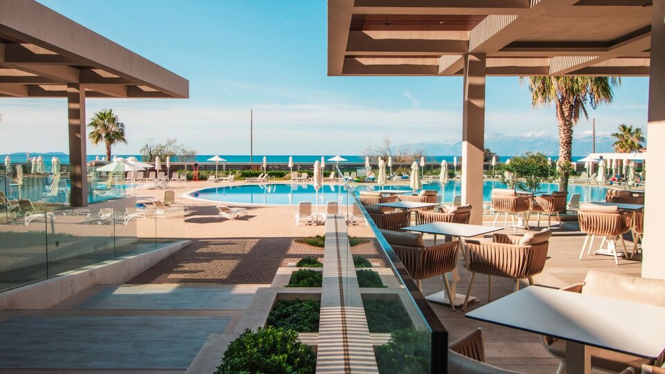 Almyros Beach Resort & SPA