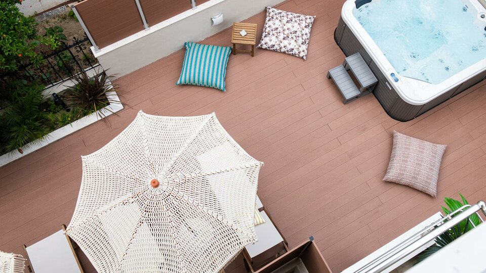 Elle Rooms and Suites