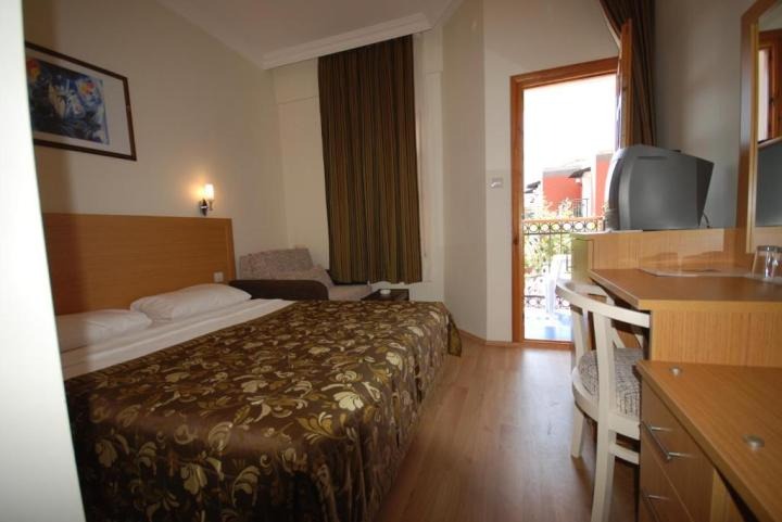 Hotel Perdikia Beach