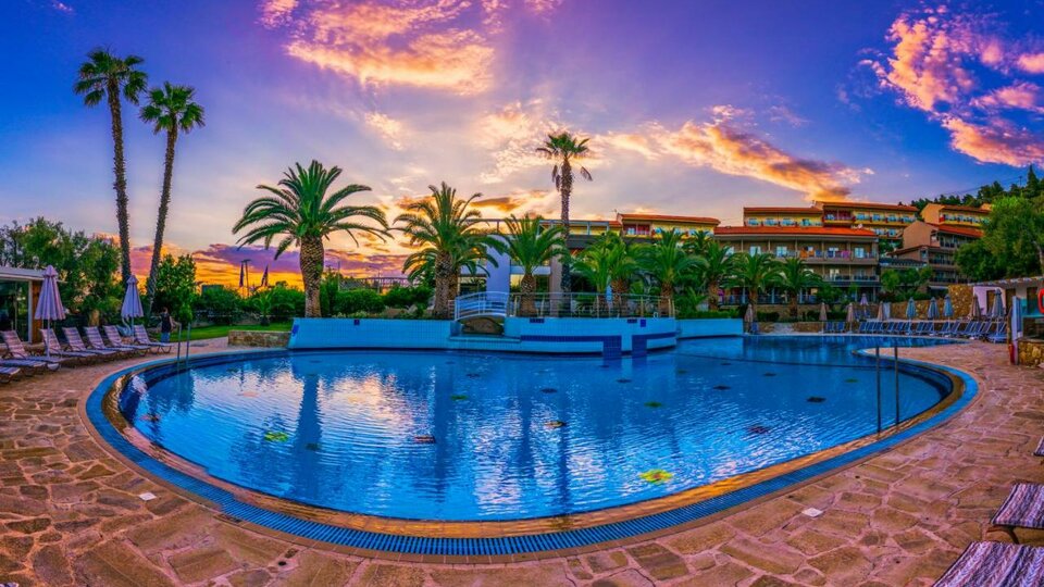 Lagomandra Hotel and Spa