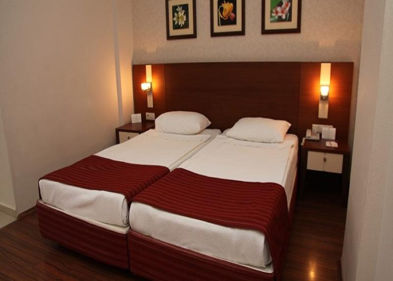 Queens Park Le Jardin Hotel