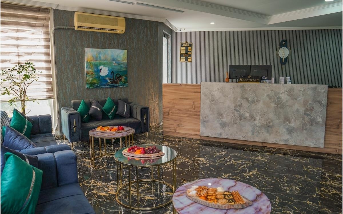 Grand Alisa Hotel