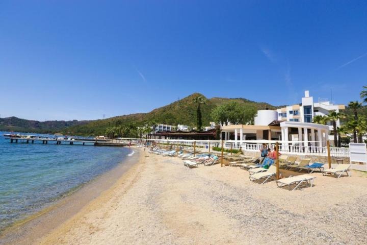 Hotel Fortezza Beach Resort