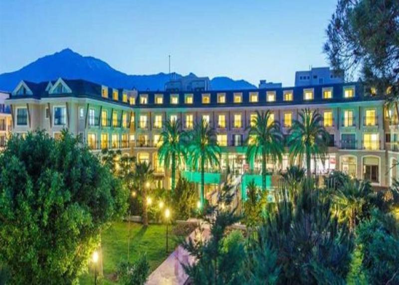 Lucida Beach Hotel