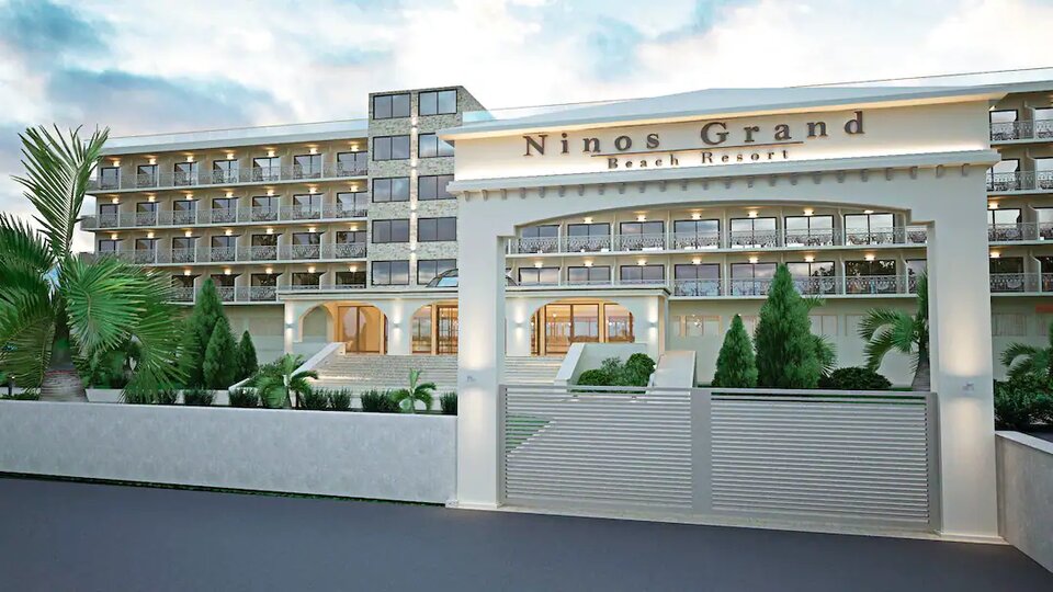 Ninos Grand Hotel & Resort 