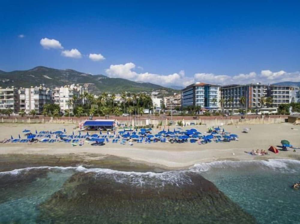 Parador Beach Hotel