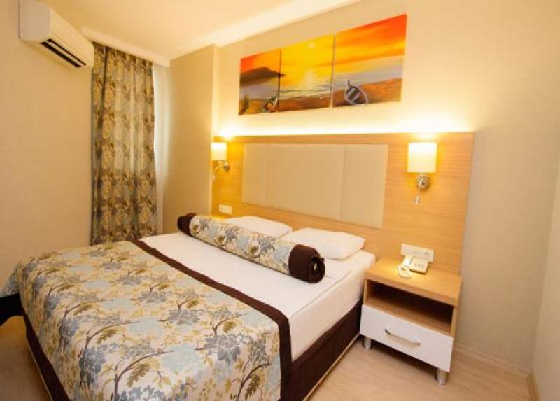 Blue Wave Suite Hotel