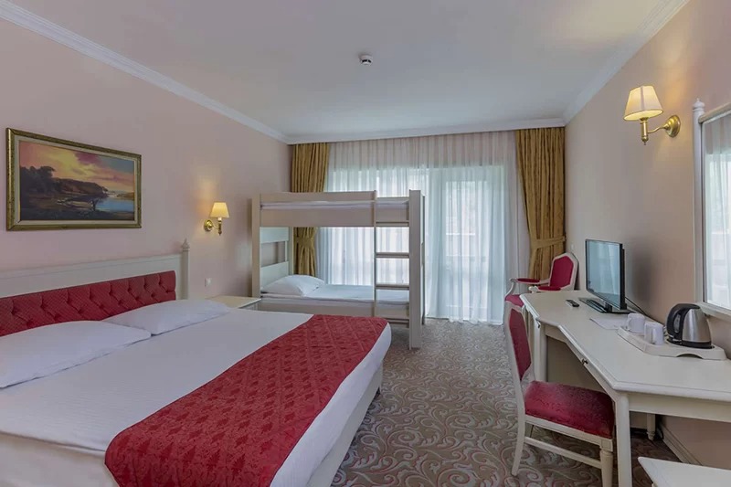 Kremlin Palace Hotel